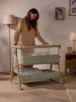 Приставная колыбель Tutti Bambini CoZee Sense Дуб и Зеленый (Drifted Oak / Eucalyptus) c колесами, со звуком и светом