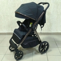 Детская прогулочная коляска LUXMOM H18 Черный