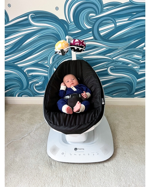 Кресло-качалка 4moms mamaRoo New черная