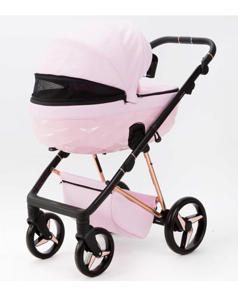 Детская коляска Adamex Quantum Superstar Deluxe 3 в 1 Q-STAR136-K (РОЗОВ.ЗЕФИР КОЖА+РОЗОВ.ДНО+РОЗОВ.ЗОЛОТО РАМА)