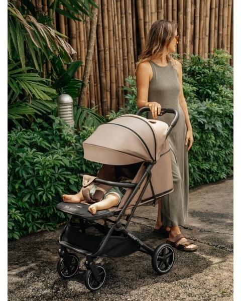 Коляска прогулочная Amarobaby Route, Черный / Золотой