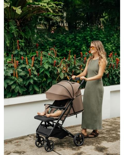 Коляска прогулочная Amarobaby Route, Черный / Золотой