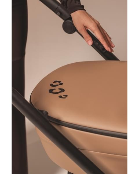 Коляска 2 в 1 Tutis Viva 6+ Leather Wild Elegance, Savannah Brwon (323)