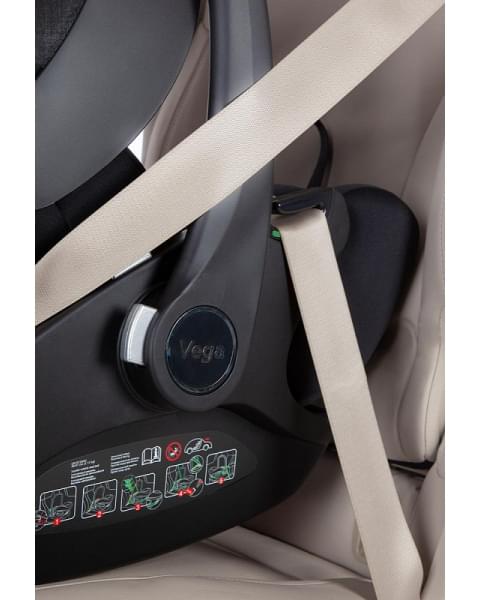 Автокресло Carrello Vega CRL-14101 Absolute Black