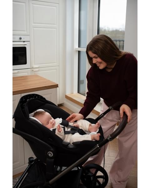 Автокресло Tutis Elo Lux EduSky без адаптеров PP204/006 Black