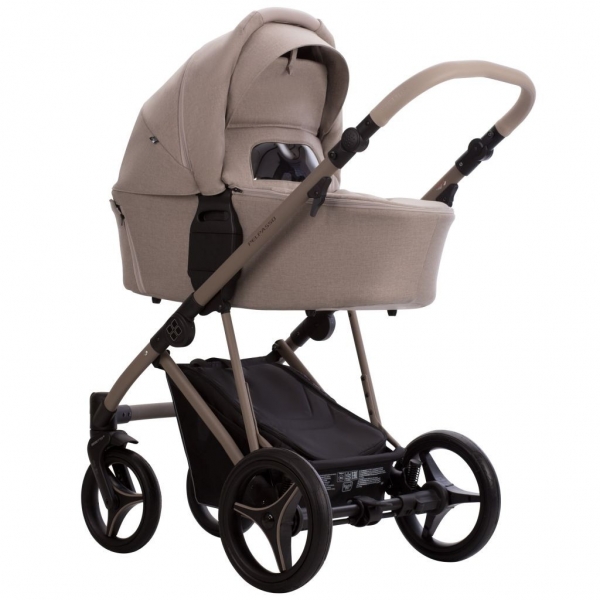Детская коляска Bebetto Pelpasso 3 в 1 с автокреслом Avionaut Cosmo 01 св.бежевый