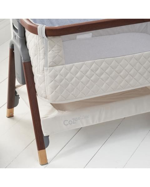 Колыбель приставная Tutti Bambini CoZee Luxe с колесами Walnut/Cream 6506 купить в Москве на официальном сайте | Цена, каталог
