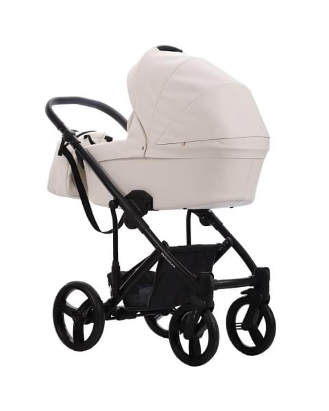 Детская коляска Bebetto Magnum Light Pro 3 в 1 с автокреслом Avionaut Cosmo 07 белая кожа
