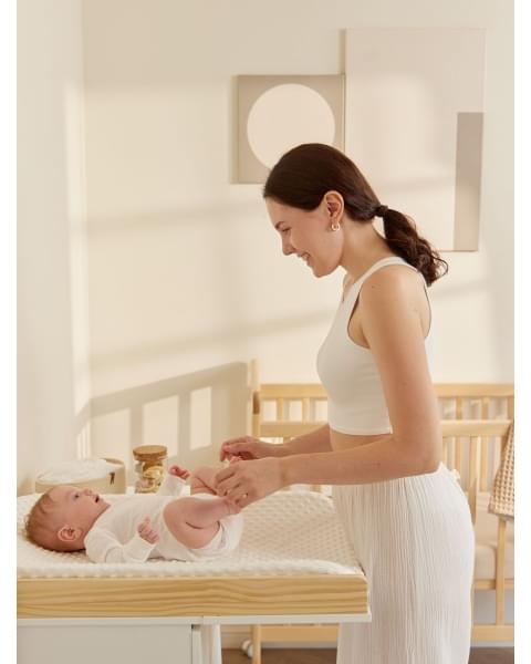 Комплект: Кроватка детская MIRRA LIGHT c матрасом и простынёй от Happy Baby