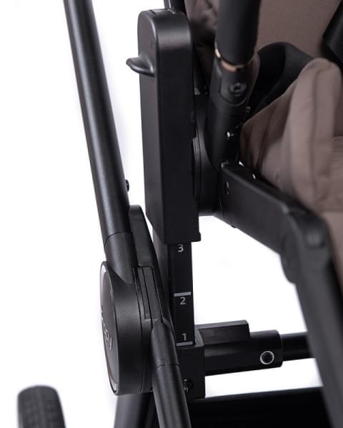 Детская коляска Peppy Monaco 3 в 1 с автокреслом First Brownie коричневый, рама черная