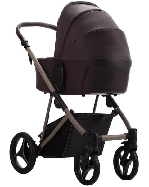 Детская коляска Bebetto Pelpasso Pro 3 в 1 с автокреслом Avionaut Cosmo 05 Kaszmir коричневая кожа/бежевая рама
