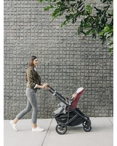 Коляска прогулочная UPPAbaby Cruz V2 LUCY